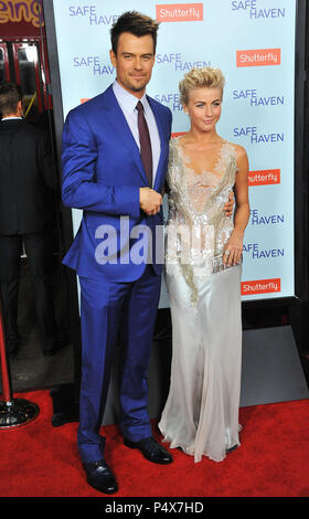 Josh Duhamel und Julianne Hough in der Sicheren Himmel Premiere auf der Chinese Theatre in Los Angeles. Josh Duhamel und Julianne Hough 028 Veranstaltung in Hollywood Leben - Kalifornien, Red Carpet Event, USA, Filmindustrie, Prominente, Fotografie, Bestof, Kunst, Kultur und Unterhaltung, Topix prominente Mode, Besten, Hollywood Leben, Event in Hollywood Leben - Kalifornien, Roter Teppich und backstage, Film Stars, TV Stars, Musik, Promis, Topix, Akteure aus dem gleichen Film, Cast und co Star zusammen. Anfrage tsuni@Gamma-USA.com, Kredit Tsuni/USA, 2013-Gruppe, TV und Film Cast Stockfoto