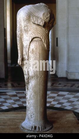 Hera auf Samos. Die Statue. 570-560 V. CHR.. Louvre-Museum. Paris. Frankreich. Stockfoto