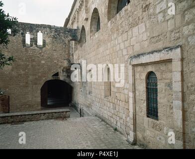 Romanische Kunst Kloster Santes Creus. Zisterzienserabtei. Hintere Kopfeinheit vor dem Kloster. 12. und 13. Jahrhundert. Santes Creus. Katalonien. Spanien. Stockfoto