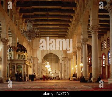 Syrien. Große Moschee von Damaskus. 8. Jahrhundert. Gebet Halle oder Haram. Betont die Marmor Mausoleum, markiert den Ort, an dem der Kopf von Johannes dem Täufer begraben wurde. Stockfoto