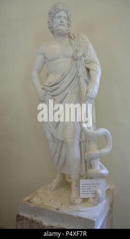 Griechische Kunst. Statue von Asklepios Gott der Medizin. Museum von Epidaurus. Region des Peloponnes. Griechenland. Stockfoto