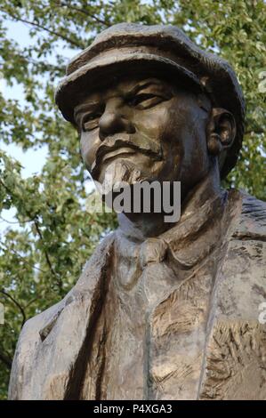 LENIN, Wladimir Ilich Uliánov seudónimo de (1870-1924). Revolucionario y político ruso. ESTATUA DE LENIN, Obra de Emil Venkov, En El Barrio de Fremont. Seattle. Estado de Washington. Estados Unidos. Stockfoto