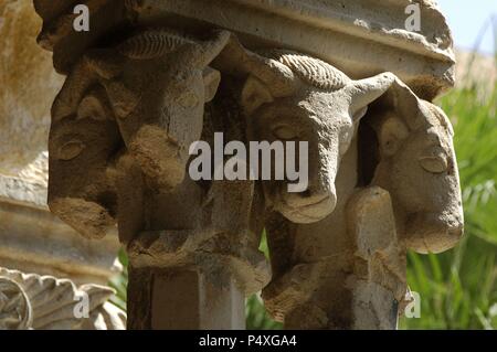 Kroatien. Dubrovnik. Franziskaner Kloster. 14. Jahrhundert. Im 17. Jahrhundert umgebaut. Kreuzgang Klassifikationen. Stockfoto