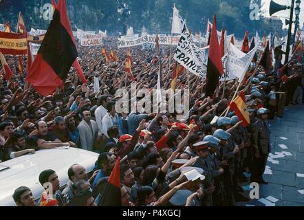 Demonstration der Unterstützung des Regimes von Francisco Franco (1892-1975). Oktober 15, 1975. Plaza Oriente. Madrid. Spanien. Stockfoto