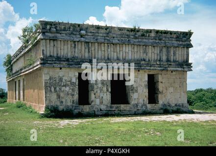 Präkolumbische Kunst. Maya. Archäologische Stätte von Uxmal. Die Turtle House. Puuc Stil. Klassische Periode (625-800). Yucatan. Mexiko. Stockfoto