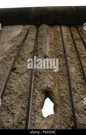 Abschnitt der Berliner Mauer in der Bernauer Straße. Berlin. Deutschland. Stockfoto