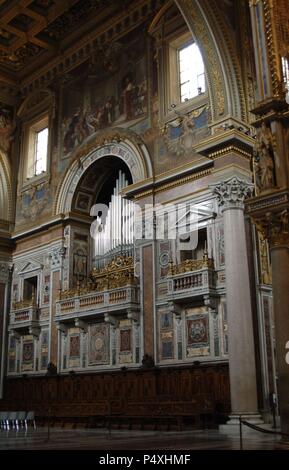 Basilika St. Johannes im Lateran. Interieur von Francesco Borromini (1599-1667) wieder aufgebaut. 1646-1649. Apsis. Detail. Rom. Italien. Stockfoto