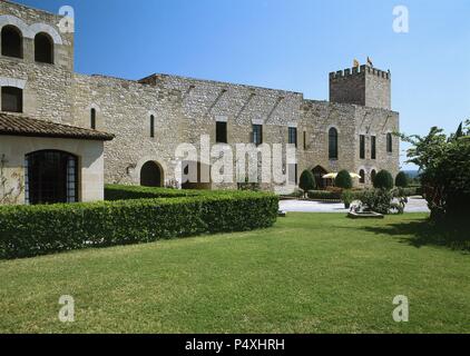 PARADOR DE TORTOSA. Ubicado en la SUDA (ZUDA) o CASTILLO DE SAN JUAN. Vista del Exterior. Comarca Del Baix Ebre. Estado de Tarragona. Cataluña. Stockfoto