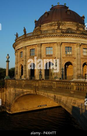 Deutschland. Berlin. Bode Museum (1904). Von deutschen Architekten Ernst von Ihne ausgelegt (1848-1917). Es gehört zu der Gruppe der Gebäude der Museumsinsel. Exterieur. Stockfoto