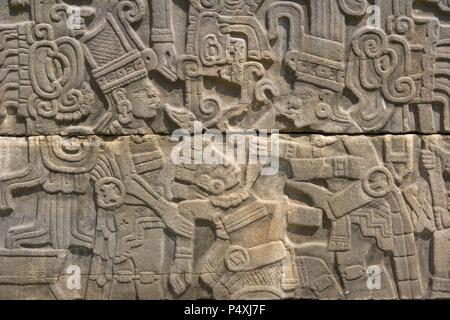 Mexiko. Archäologische Stätte von El Tajin. Im 4. Jahrhundert gegründet wurde, seine größte Pracht zwischen 800 und 1200 erreicht. South ballgame Gericht. Relief detail. In der Nähe von papantla. Veracruz Zustand. Stockfoto