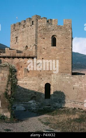 Agüero. Burg erbaut im späten 11. Jahrhundert von König Sancho I RamI, z de AragU^n (1043 1094). Blick auf die Türme der Königin und die halten. Der Provinz Huesca. Aragon. Spanien. Stockfoto