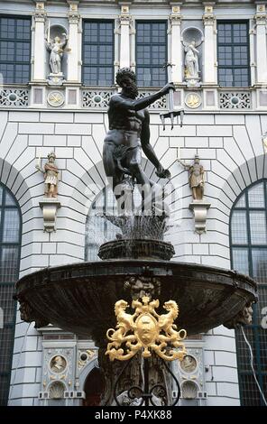 Polen. Danzig. Teilansicht der Neptun-Brunnen (1618), das Wahrzeichen der Stadt. Das Hotel liegt im historischen Zentrum. Stockfoto