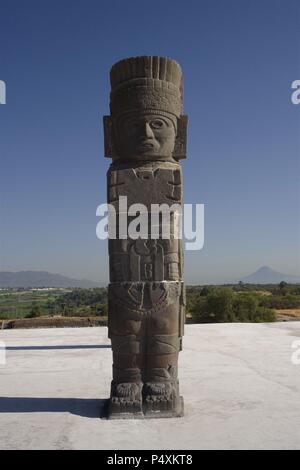 ARTE PRECOLOMBINO. TOLTECA. Mexiko. ZONA ARQUEOLOGICA DE TULA (TOLLAN - XICOCOTITLAN). Antigua capital del Estado tolteca. Vista de Uno de los ATLANTES DE TULA, situado en el TEMPLO DE TLAHUIZCALPANTECUHTLI (PIRAMIDE B), Que REPRESENTAN ein GUERREROS TOLTECAS. TULA. Estado Hidalgo. Stockfoto