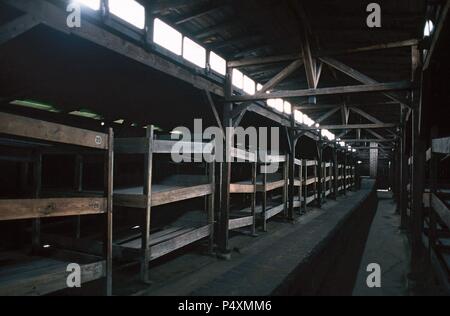 SEGUNDA GUERRA MUNDIAL (1939-1945). CAMPO DE CONCENTRACION DE Auschwitz II-Birkenau. Creado en Mayo de 1941. Interieur de un BARRACON. Polonia. Stockfoto