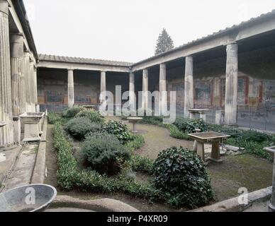 Italien. Pompeji. Das Haus des Vetti. War ein domus im Besitz von Aulus Vettius Conviva und Aulus Vettius Restitutus, zwei erfolgreiche Freeman. 1. Peristyl. Stockfoto