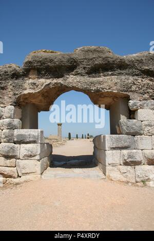 Ampurias. Südliche Wand. Jahrhundert v. Chr.. Tür. Katalonien. Spanien. Stockfoto