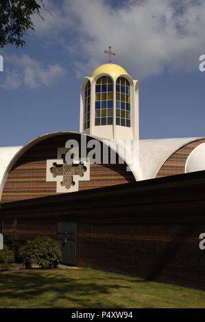 Ein DEMETRIOS'. Iglesia cristiana ortodoxa griega, construída a mediados Del Siglo XX por el arquitecto Paul Thiry. Vista parcial del Exterior. Seattle. Estado de Washington. Estados Unidos. Stockfoto