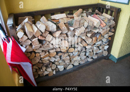 Stapel von Brennholz - Johannes Gollop Stockfoto