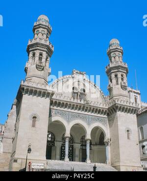 Algerien. Algier. (Masjid Moschee ketchaoua Ketchaoua). Im Jahre 1612 erbaut. Später, im Jahre 1845, war es während der französischen Herrschaft umgewandelt, die Kathedrale von St. Philippe. Stockfoto