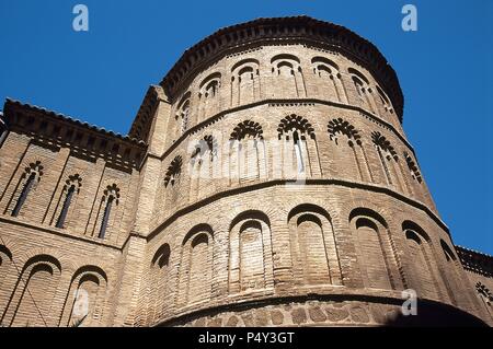 Spanien. Toledo. St.-Bartholomäus-Kirche. 14. Jahrhundert. Apsis mit maurischen Bögen. Stockfoto