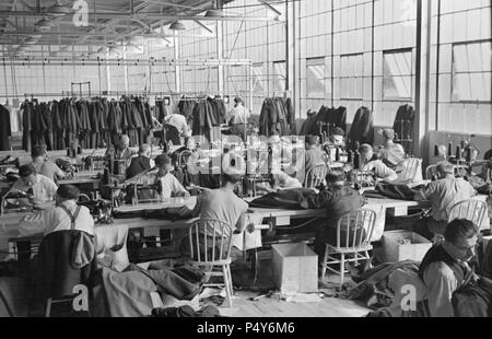 Innenansicht der Bergmänner Arbeiten an kooperativen Bekleidungsfabrik bei Jersey Gehöfte, Hightstown, New Jersey, USA, Russell Lee, US-Umsiedlung Verwaltung, November 1936 Stockfoto