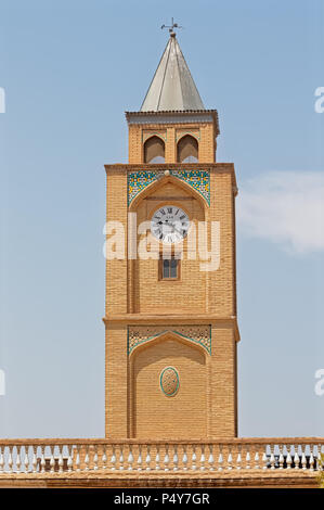 ISFAHAN, IRAN - 8. Mai 2015: Clock Tower Der vank Kathedrale in Julfa Teil der Stadt. Stockfoto