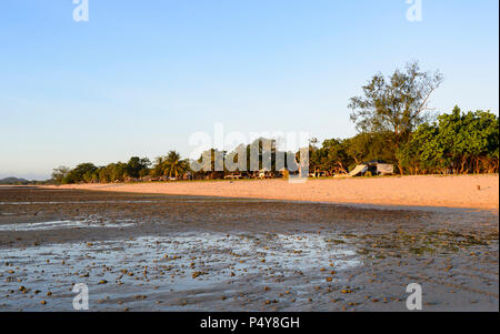 Camping bei Loyalty Strand von Seisia, Cape York Halbinsel, Far North Queensland, FNQ, QLD, Australien Stockfoto