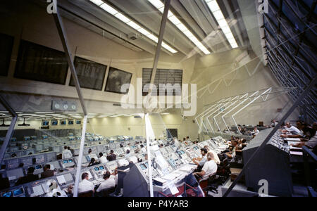 Gesamtansicht von Feuern Zimmer 3 der Launch Control Center, Launch Complex 39, Kennedy Space Center, Florida, während einer Apollo 10 Countdown Demonstration Test Stockfoto