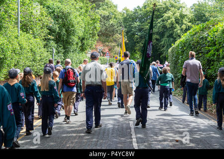 Cheshire, Großbritannien. 23. Juni 2018. 23. Juni 2018 - Das Wetter war heiß und sonnig für grappenhall Walking Tag, Cheshire, England, UK Credit: John Hopkins/Alamy leben Nachrichten Stockfoto