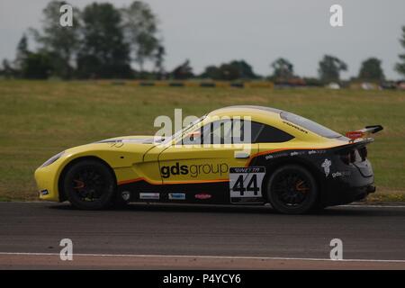 Dalton auf T-Stücke, England, 23. Juni 2018. Fin Grün fahren im Qualifying der Ginetta Junior Meisterschaft für Elite Motorsport im Croft. Credit: Colin Edwards/Alamy Leben Nachrichten. Stockfoto