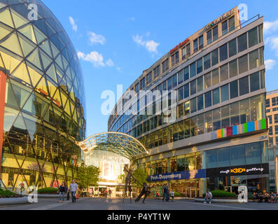 Bratislava (Pressburg): Geschäfts- und Einkaufszentrum Eurovea in der Slowakei, Stockfoto