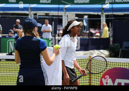 Naiktha Bains die Women's Tennis Association WTA International Tennis in Eastbourne, Devonshire Park, East Sussex. Natur Tal Internationalen Stockfoto