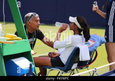 Naiktha Bains die Women's Tennis Association WTA International Tennis in Eastbourne, Devonshire Park, East Sussex. Natur Tal Internationalen Stockfoto