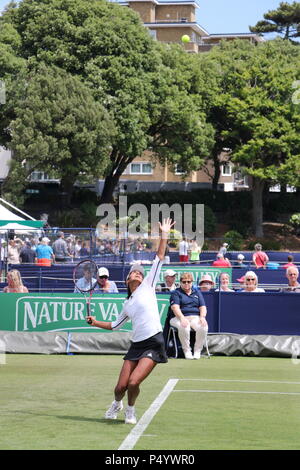 Naiktha Bains die Women's Tennis Association WTA International Tennis in Eastbourne, Devonshire Park, East Sussex. Natur Tal Internationalen Stockfoto