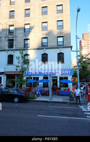NEW YORK, NY - 15. Juni: Tom's Restaurant, das Äußere wurde routinemäßig in Seinfeld Episoden verwendet. Manhattan am 15. Juni 2017 in New York, USA. (Phot Stockfoto