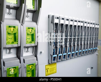 Hohe Spannung Sicherungskasten der Solaranlage, close-up Stockfoto