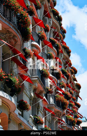 Plaza Athénée Palace Hotel - Avenue Montaigne - Paris - Frankreich Stockfoto