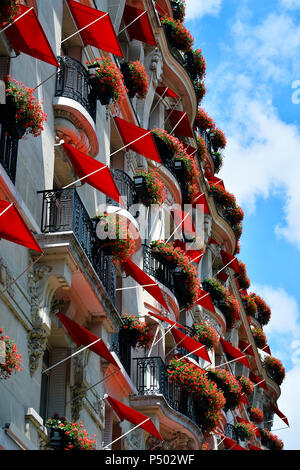 Plaza Athénée Palace Hotel - Avenue Montaigne - Paris - Frankreich Stockfoto