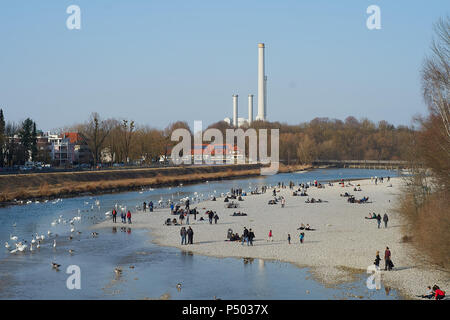 Blick auf die Isar im Frühling - flaucher Auen Stockfoto