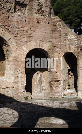 Ostia Antica. Thermen der sieben weisen. 2. Jahrhundert n. Chr. Runde Halle. Detail. In der Nähe von Rom. Italien. Stockfoto