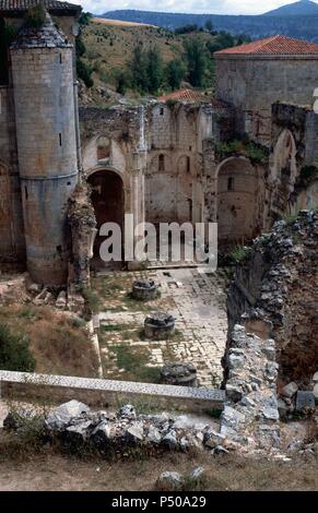 Kloster von San Pedro de Arlanza. 11. Jahrhundert. Ruinen. Hortiguela. Spanien. Stockfoto