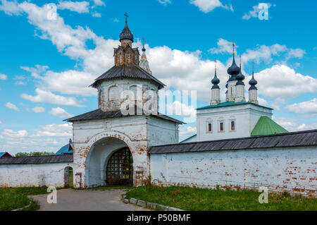 Alexander Kloster in Susdal, am linken Ufer des Flusses Kamenka und der Legende nach, wurde im Jahre 1240 von Alexander Nevsky gegründet. Suzdal, Stockfoto