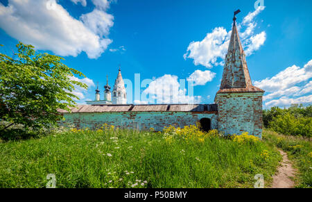 Alexander Kloster in Susdal, am linken Ufer des Flusses Kamenka und der Legende nach, wurde im Jahre 1240 von Alexander Nevsky gegründet. Suzdal, Stockfoto