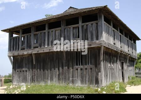 Plimoth Plantation oder Historische Museum. Ist ein lebendiges Museum zeigt, dass die ursprüngliche Siedlung der Plymouth Kolonie im 17. Jahrhundert von englischen Kolonisten gegründet. Das Fort oder Haus der Begegnung. Plymouth. Massachusetts. In den Vereinigten Staaten. Stockfoto