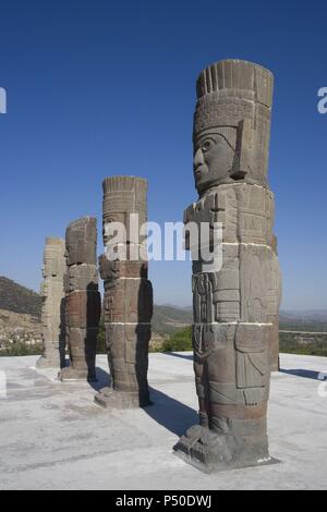 ARTE PRECOLOMBINO. TOLTECA. Mexiko. ZONA ARQUEOLOGICA DE TULA (TOLLAN - XICOCOTITLAN). Antigua capital del Estado tolteca. Vista de los ATLANTES DE TULA, situado en el TEMPLO DE TLAHUIZCALPANTECUHTLI (PIRAMIDE B), Que REPRESENTAN ein GUERREROS TOLTECAS. TULA. Estado Hidalgo. Stockfoto