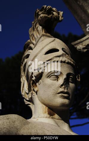 Italien. Hadrians Villa. Kaiserliche Villa, erbaut von Kaiser Hadrian (76-138). 2. Jahrhundert. Statue in der Canopus. Gott Mars. Tivoli. Stockfoto