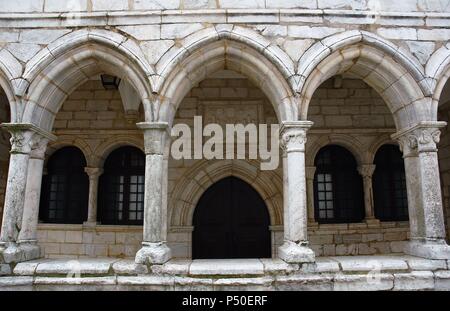 Portugal. Estremoz. Gotische Vorhalle in Estremoz Burg (Johann Ohneland). Stockfoto