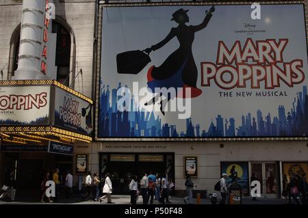 In den Vereinigten Staaten. New York. 'Mary Poppins' im New Amsterdam Theatre. Times Square. Stockfoto
