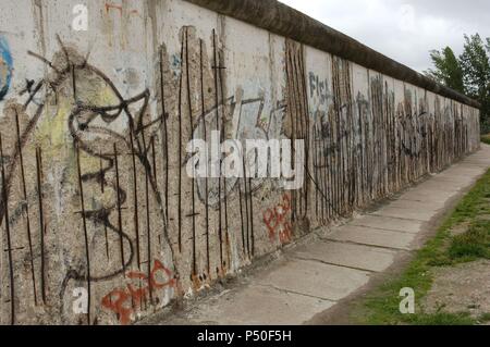 Abschnitt der Berliner Mauer in der Bernauer Straße. Berlin. Deutschland. Stockfoto