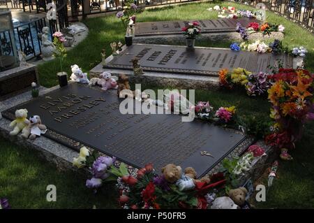 Tennessee. Memphis. Graceland Mansion an Elvis Presley (1935-1977). Meditation-Graden. Grab des "King" und seiner Familie. USA. Stockfoto